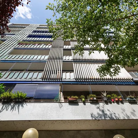 Simply Six Apartment *