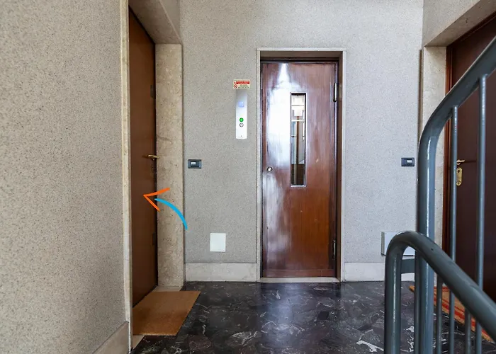 Simply Six Apartment