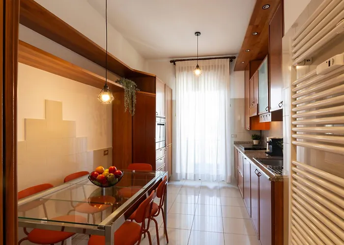 Simply Six Apartment